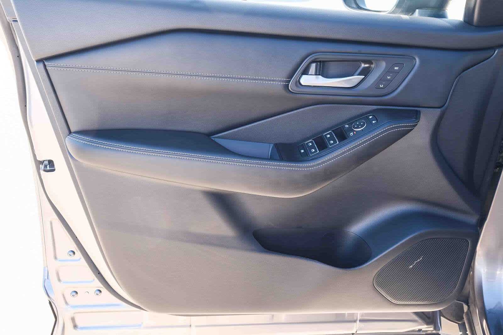 Thumbnail: 2025 Nissan Rogue - 22