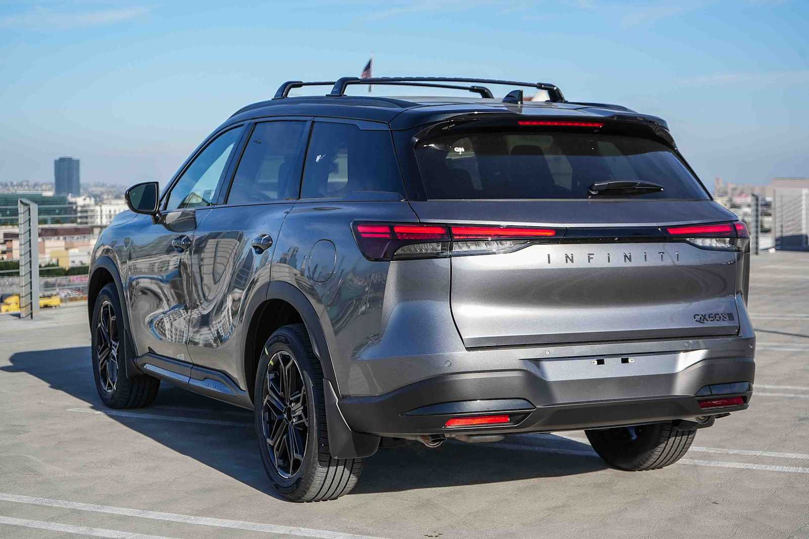 Thumbnail: 2026 INFINITI QX60 - 8