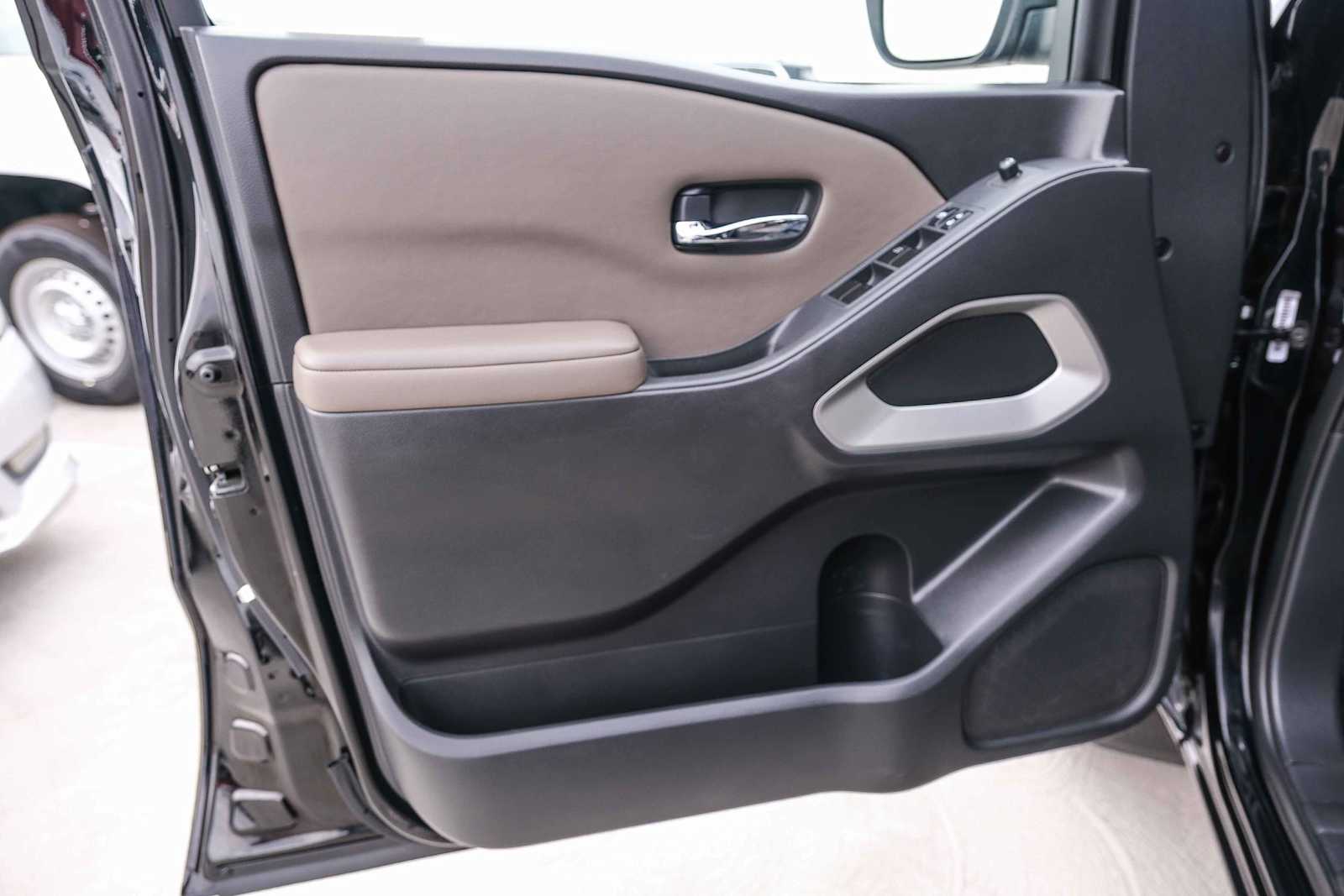 Thumbnail: 2022 Nissan Frontier - 23