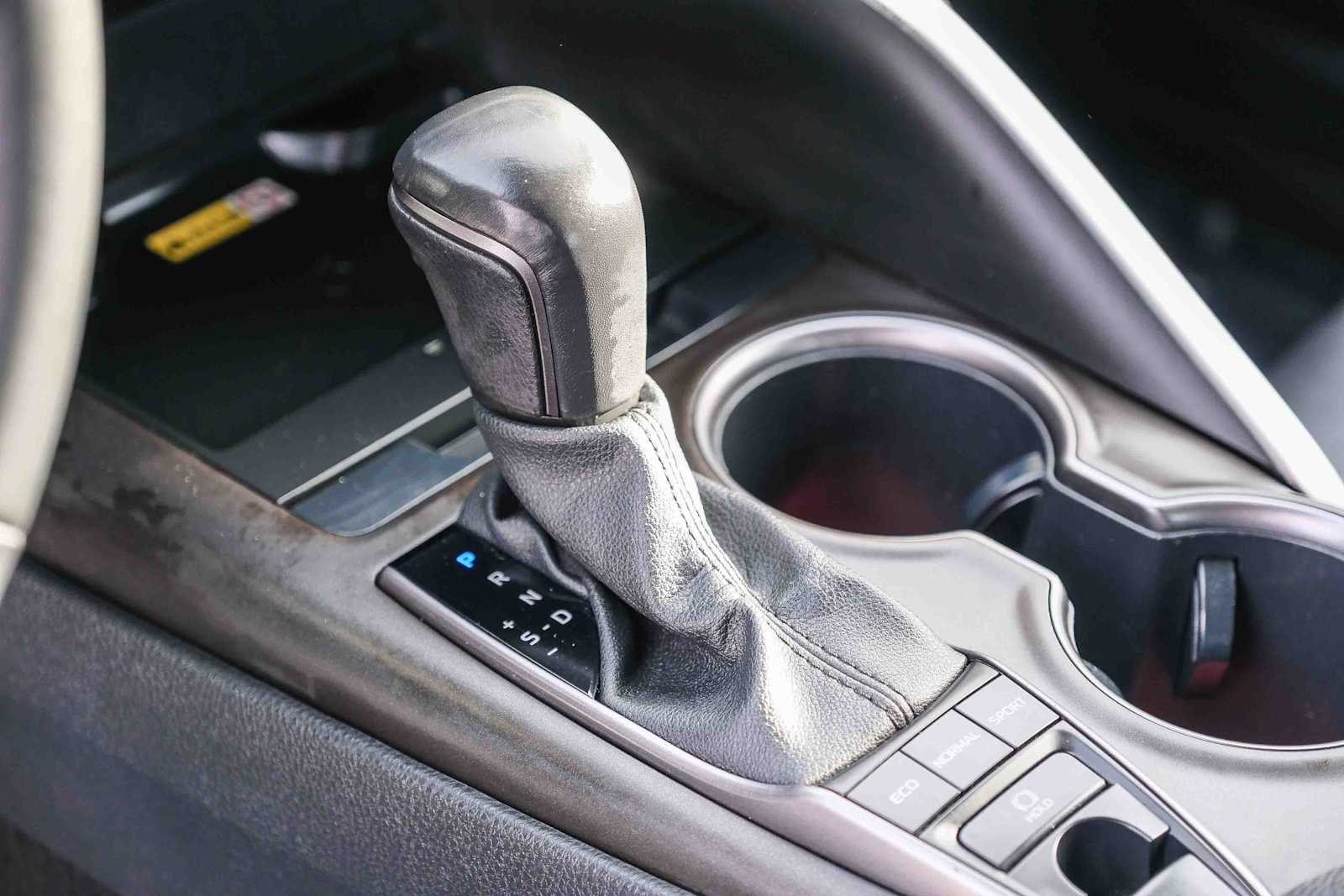 Thumbnail: 2023 Toyota Camry - 21