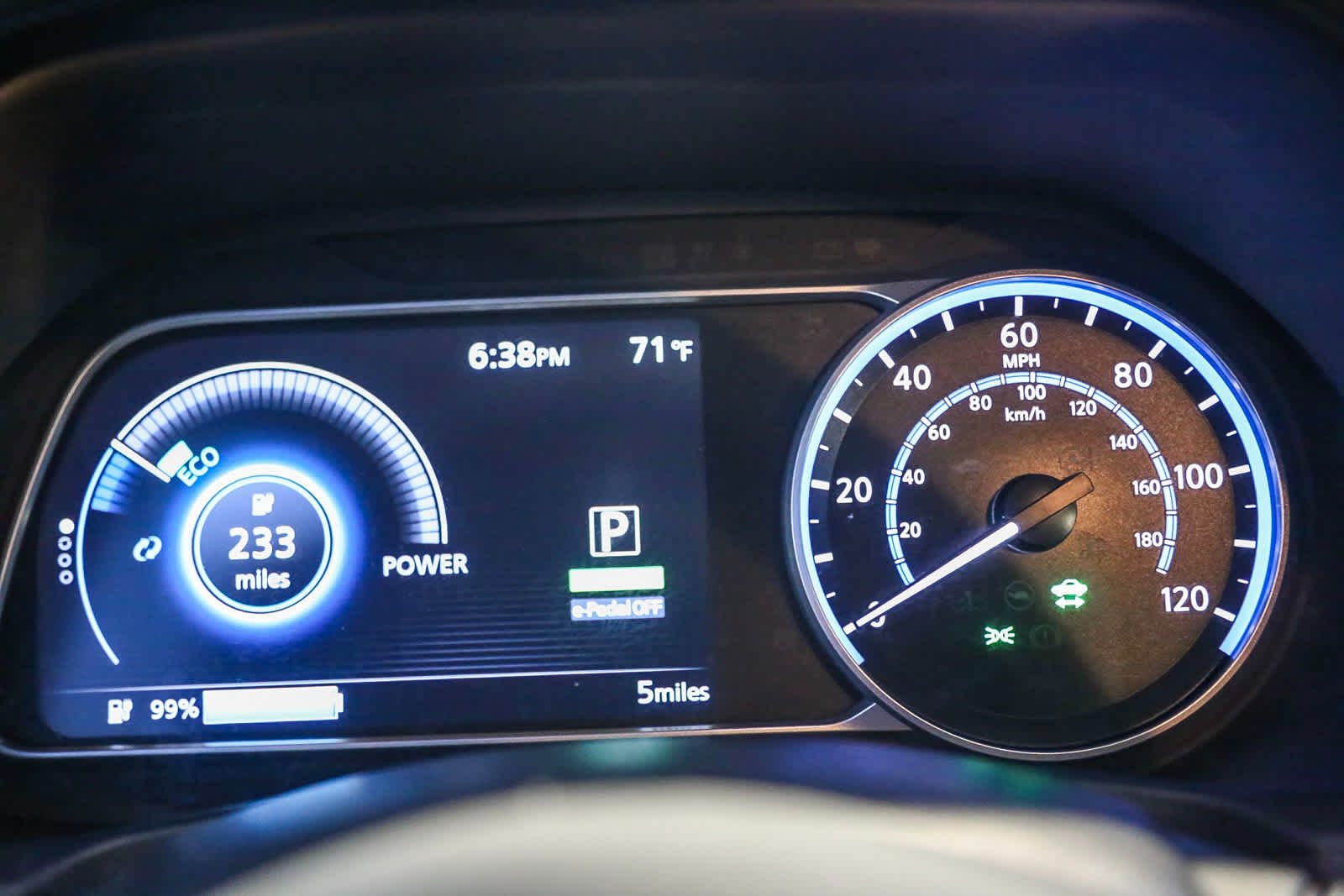 Thumbnail: 2025 Nissan Leaf - 24