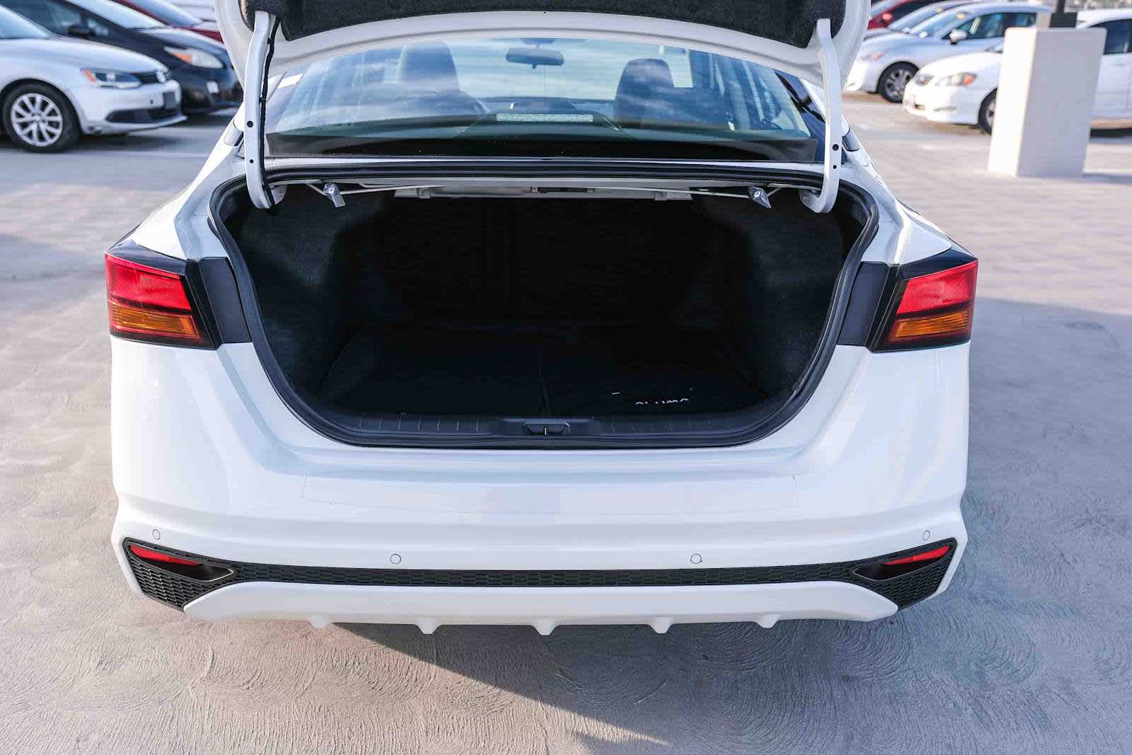 Thumbnail: 2025 Nissan Altima - 28