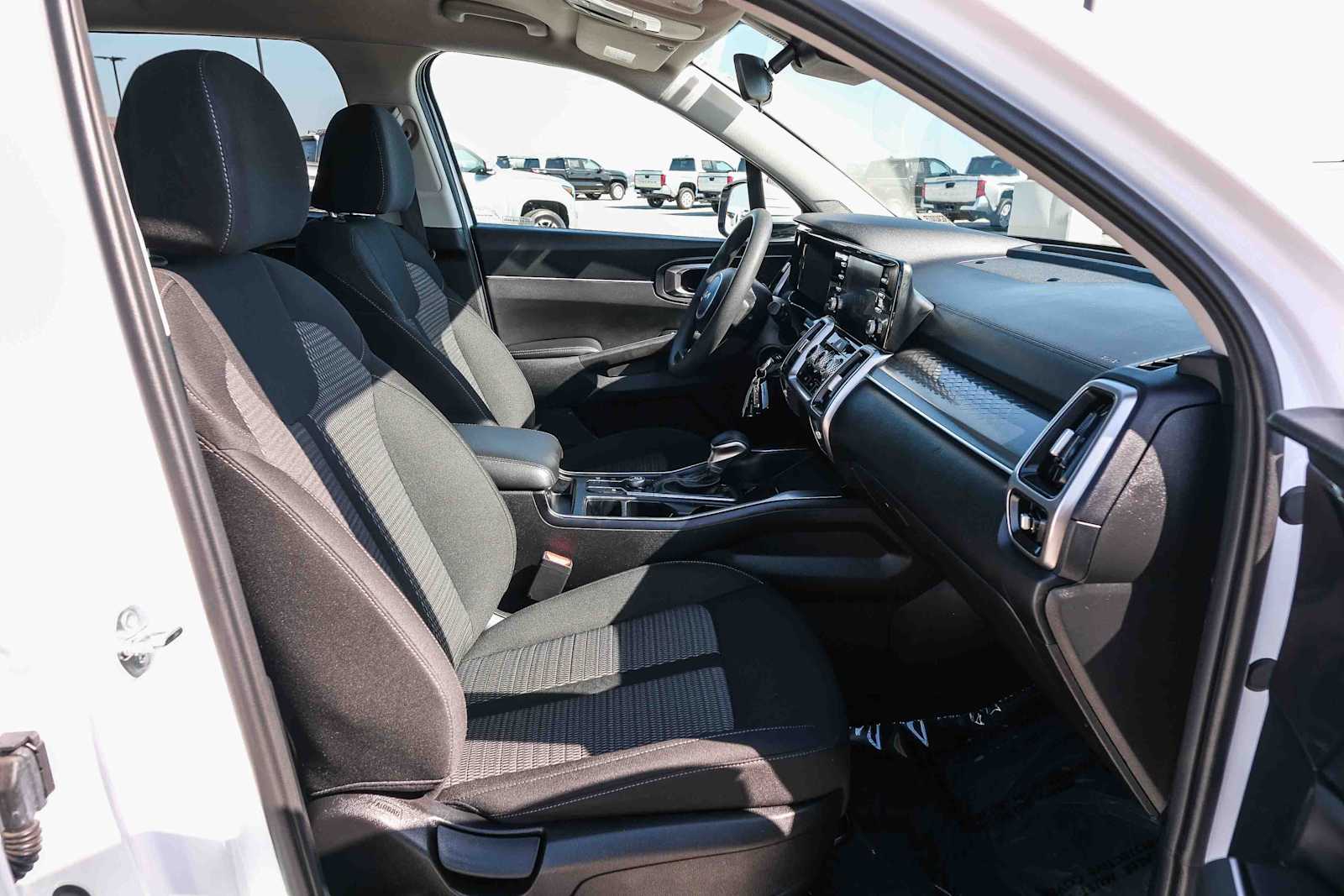 Thumbnail: 2023 Kia Sorento - 18