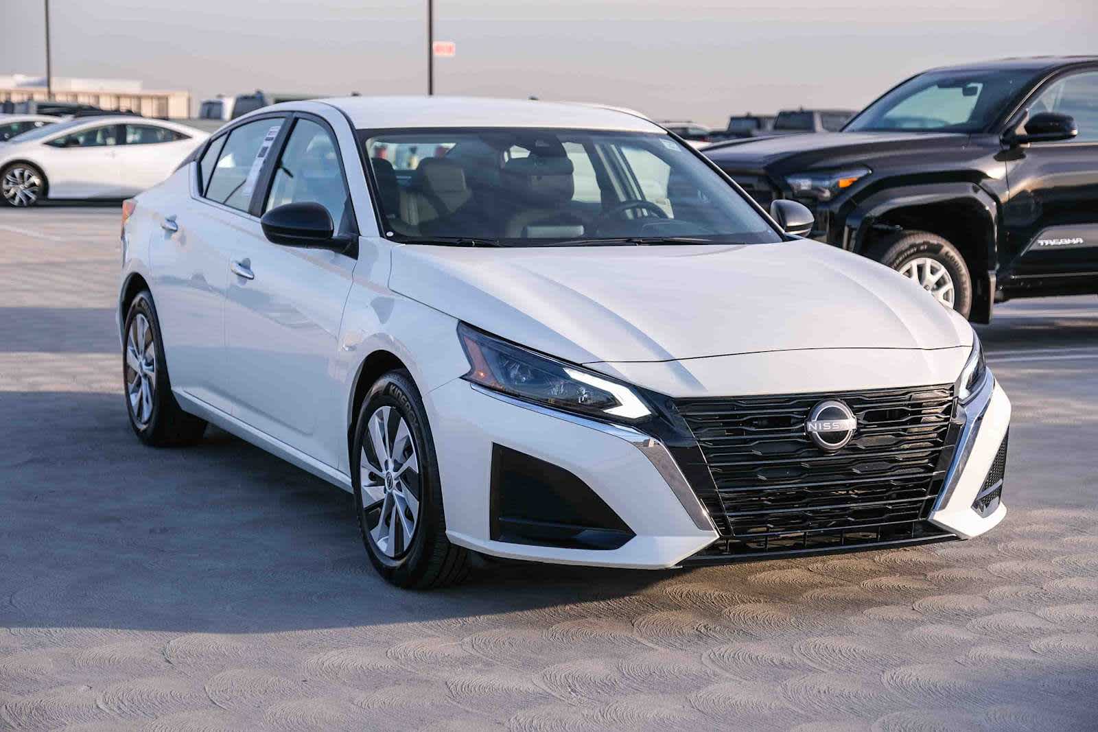 Thumbnail: 2025 Nissan Altima - 4