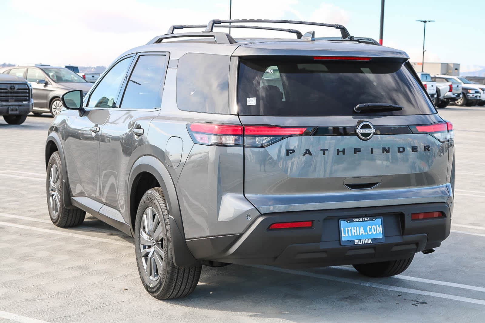 Thumbnail: 2025 Nissan Pathfinder - 8