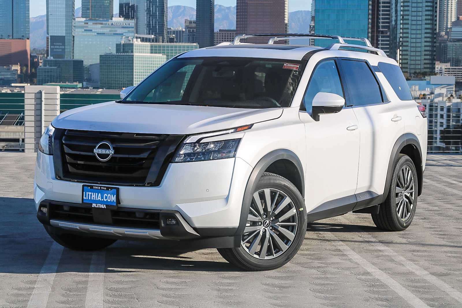2025 Nissan Pathfinder SL -
                  Los Angeles, CA