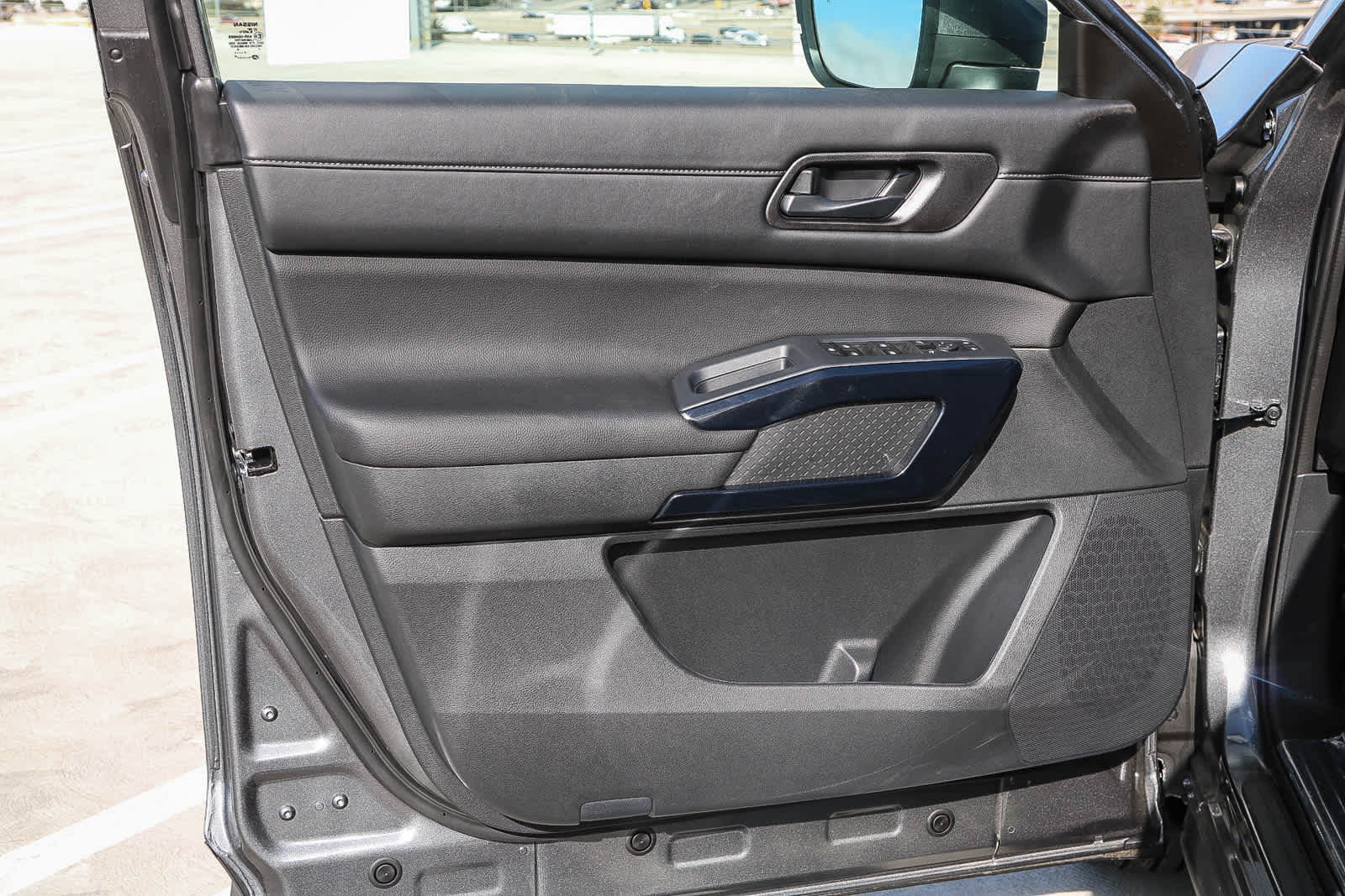 Thumbnail: 2025 Nissan Pathfinder - 25