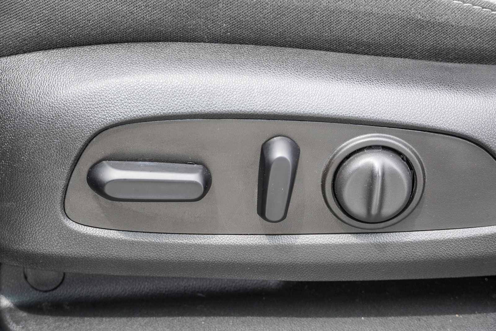 Thumbnail: 2023 Chevrolet Equinox - 21