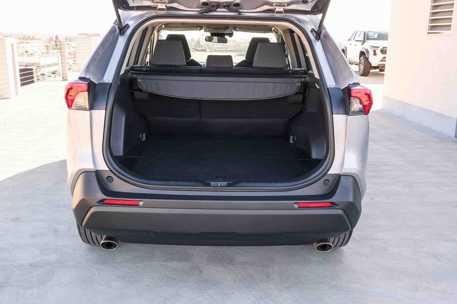 Thumbnail: 2025 Toyota RAV4 - 26