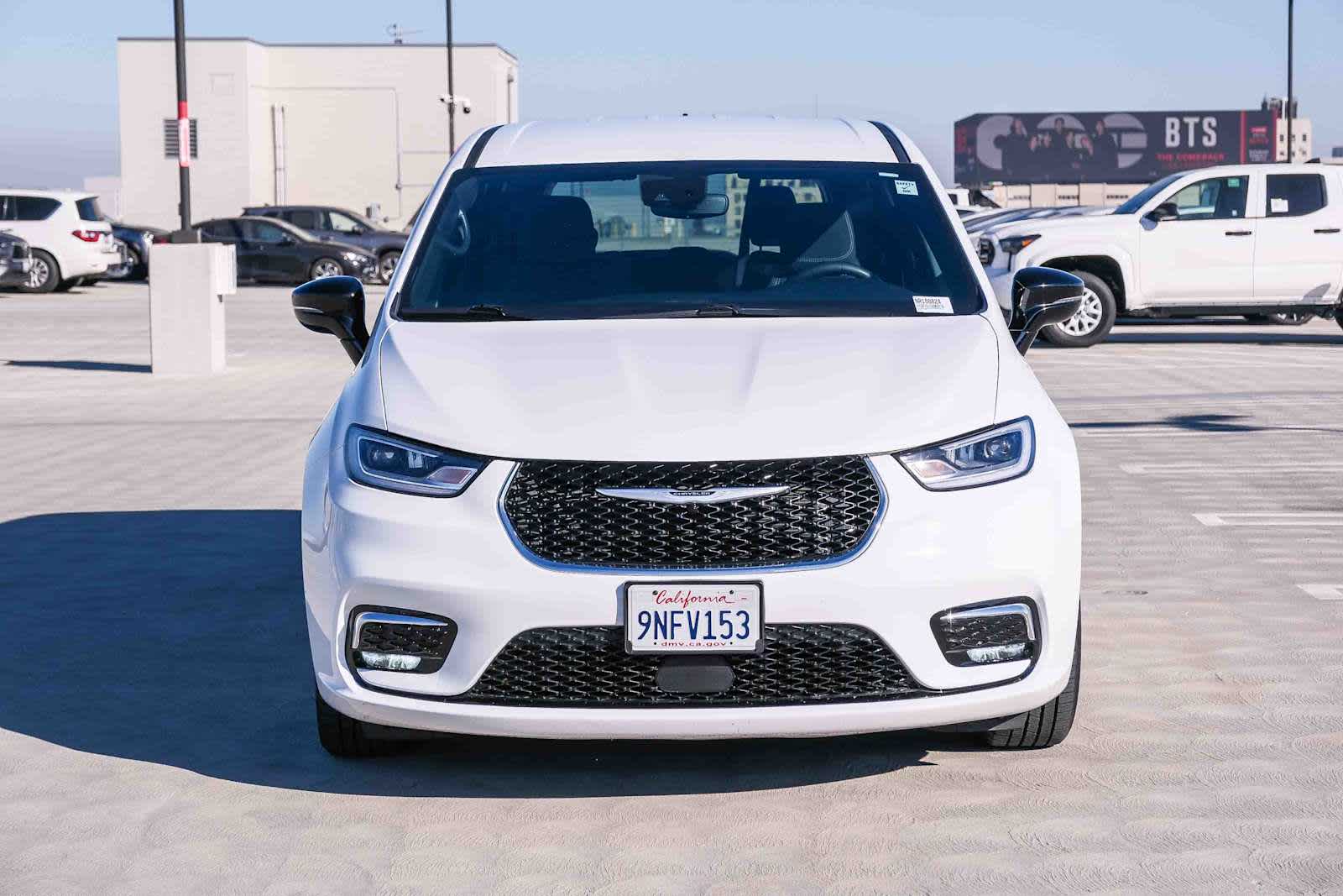 Thumbnail: 2024 Chrysler Pacifica - 2