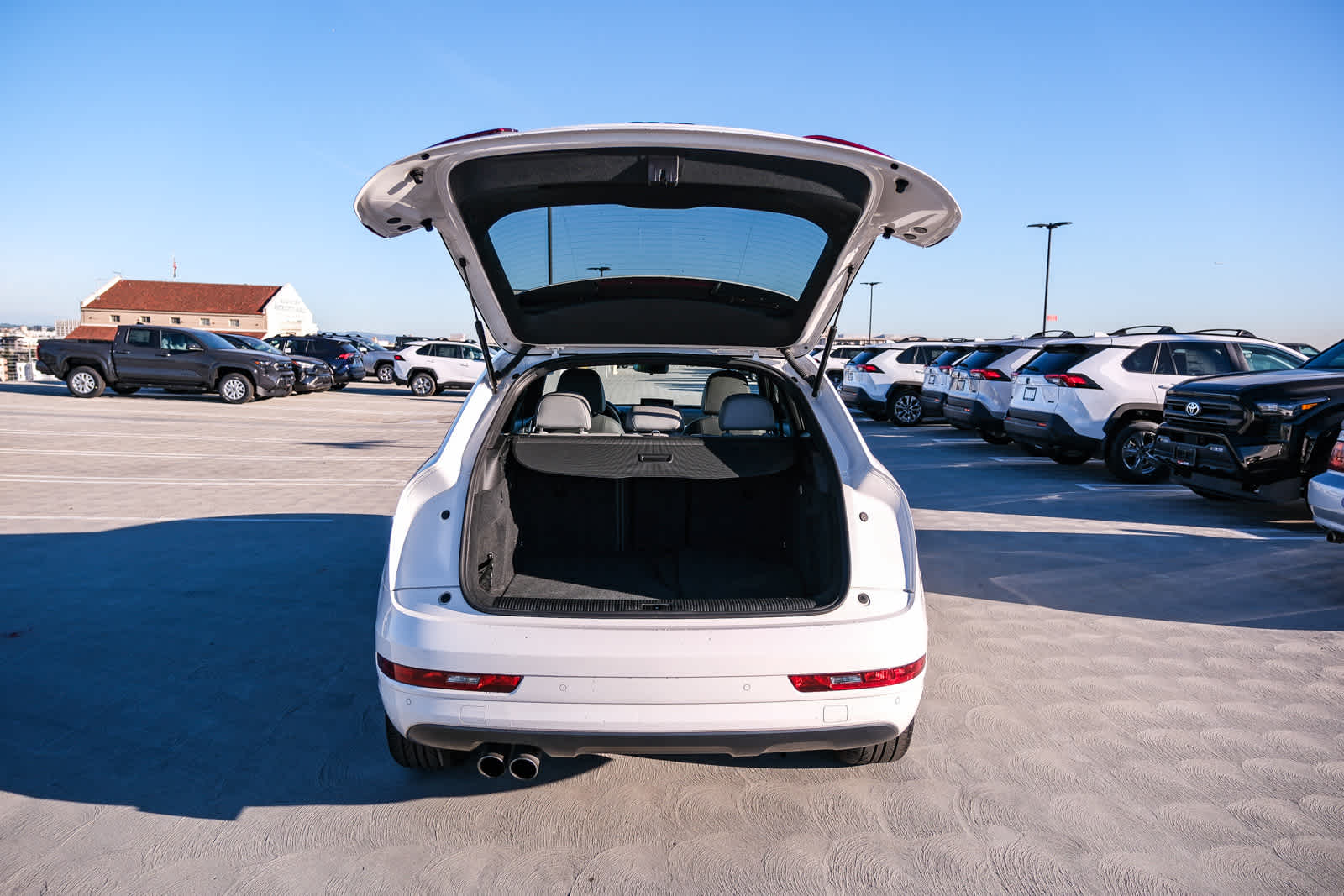 Thumbnail: 2018 Audi Q3 - 26