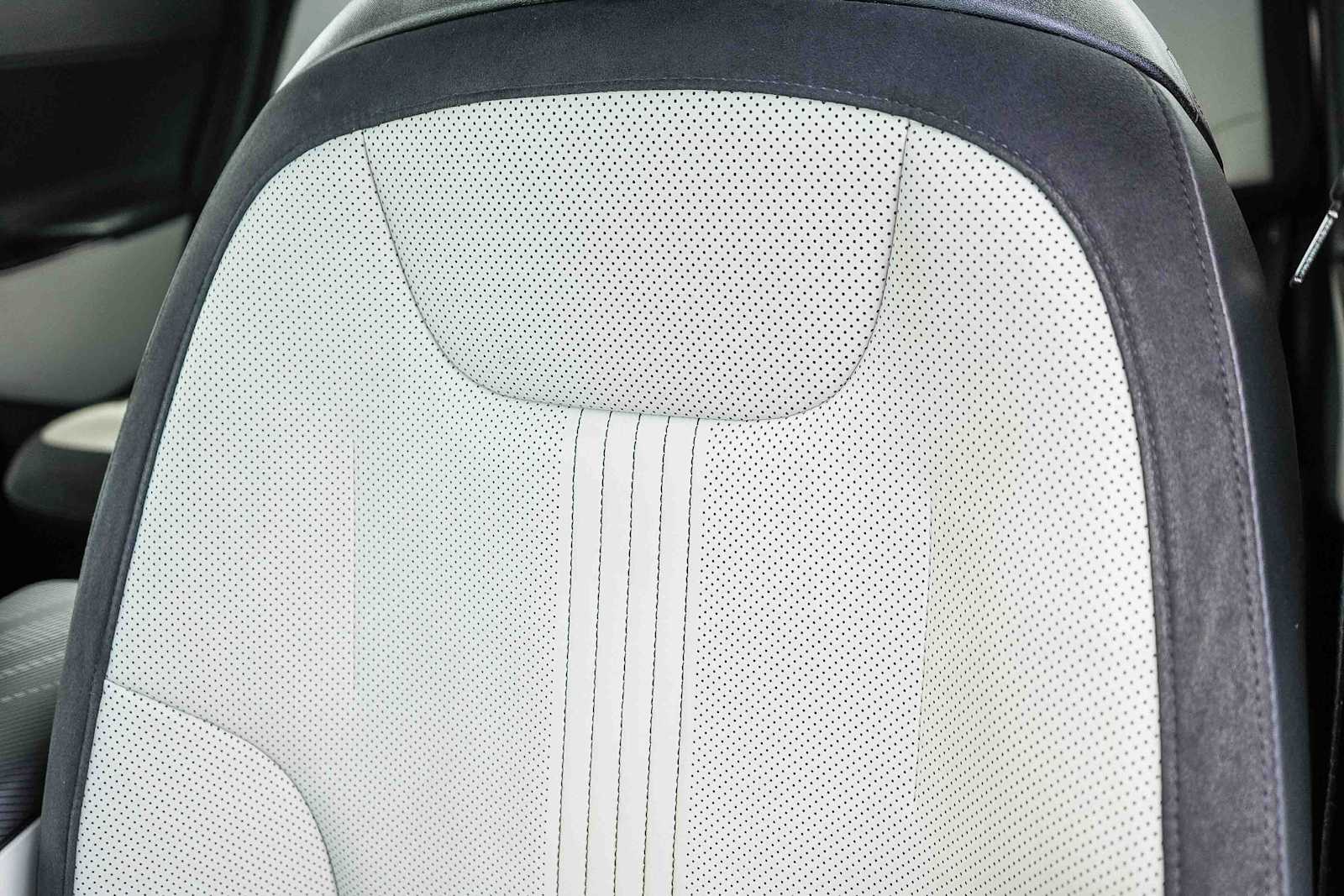Thumbnail: 2022 Kia EV6 - 25