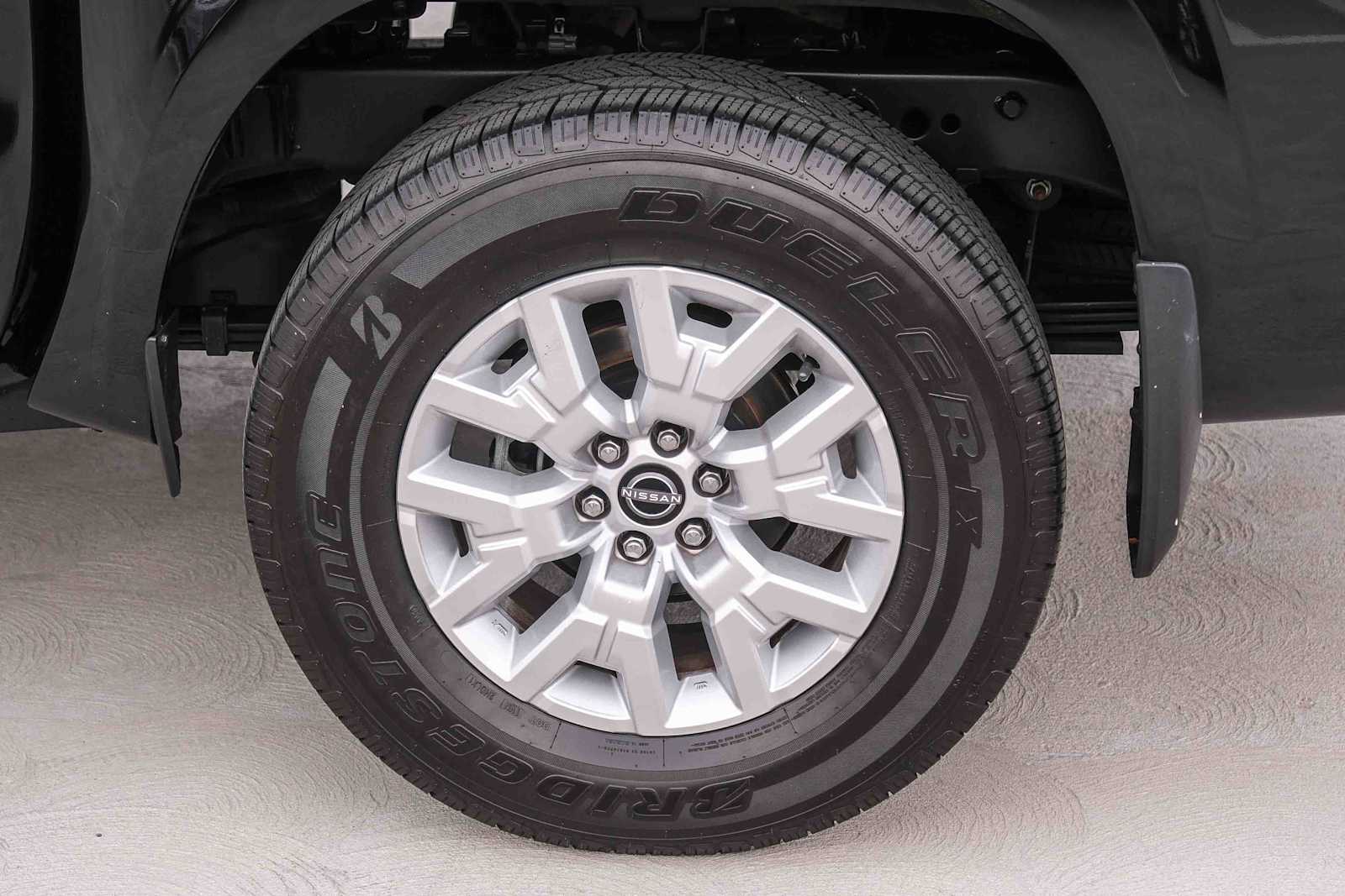 Thumbnail: 2022 Nissan Frontier - 9