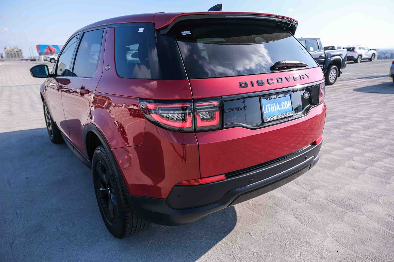 Thumbnail: 2021 Land Rover Discovery Sport - 7