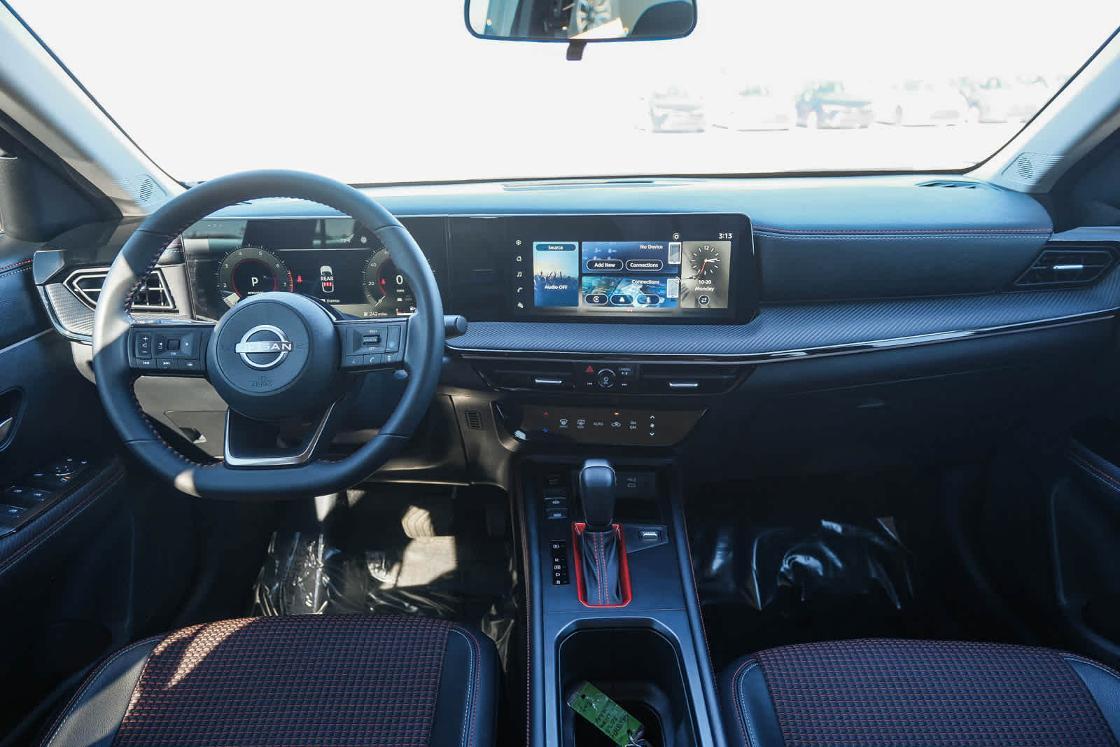 Thumbnail: 2025 Nissan Kicks - 14