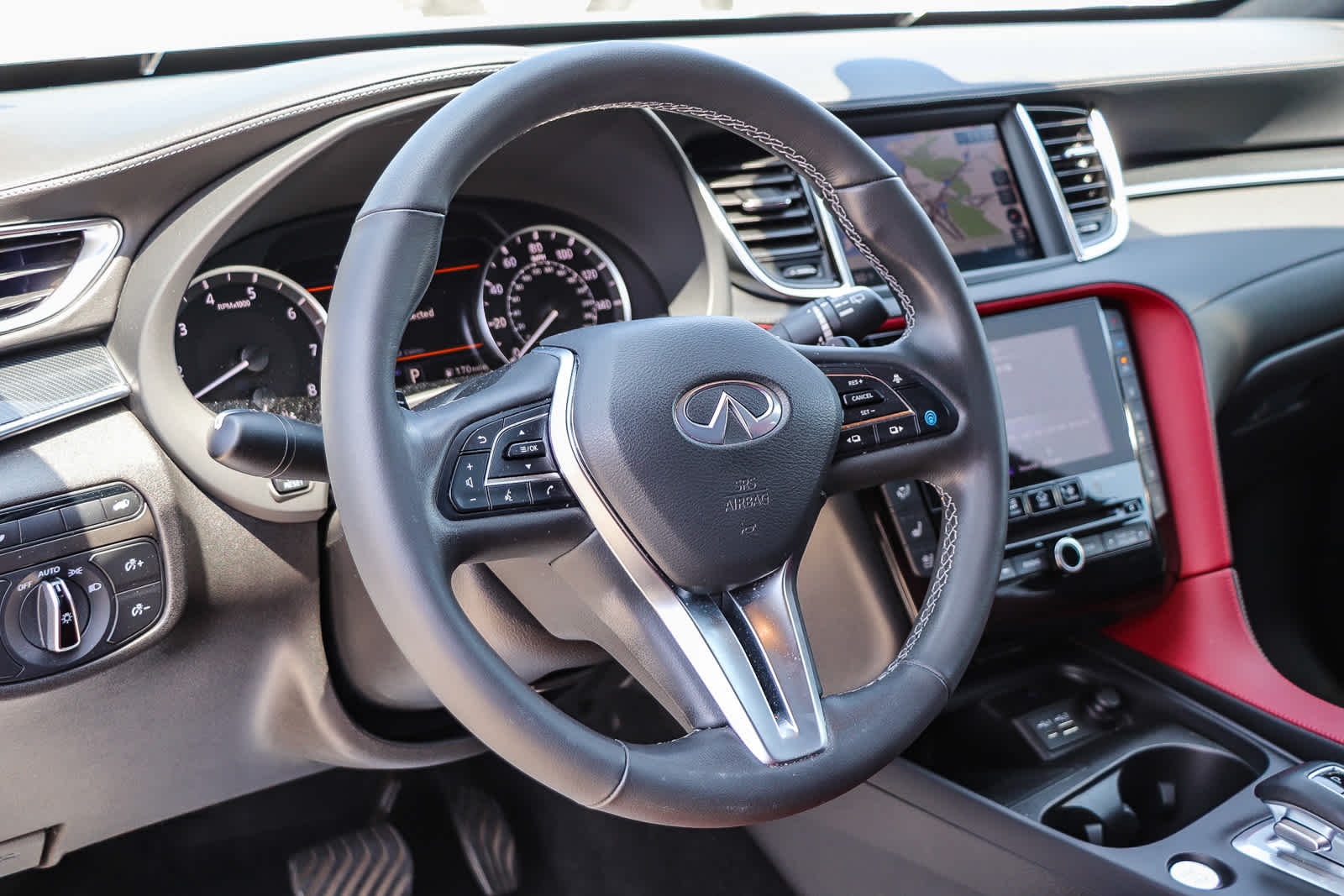 Thumbnail: 2025 INFINITI QX50 - 15