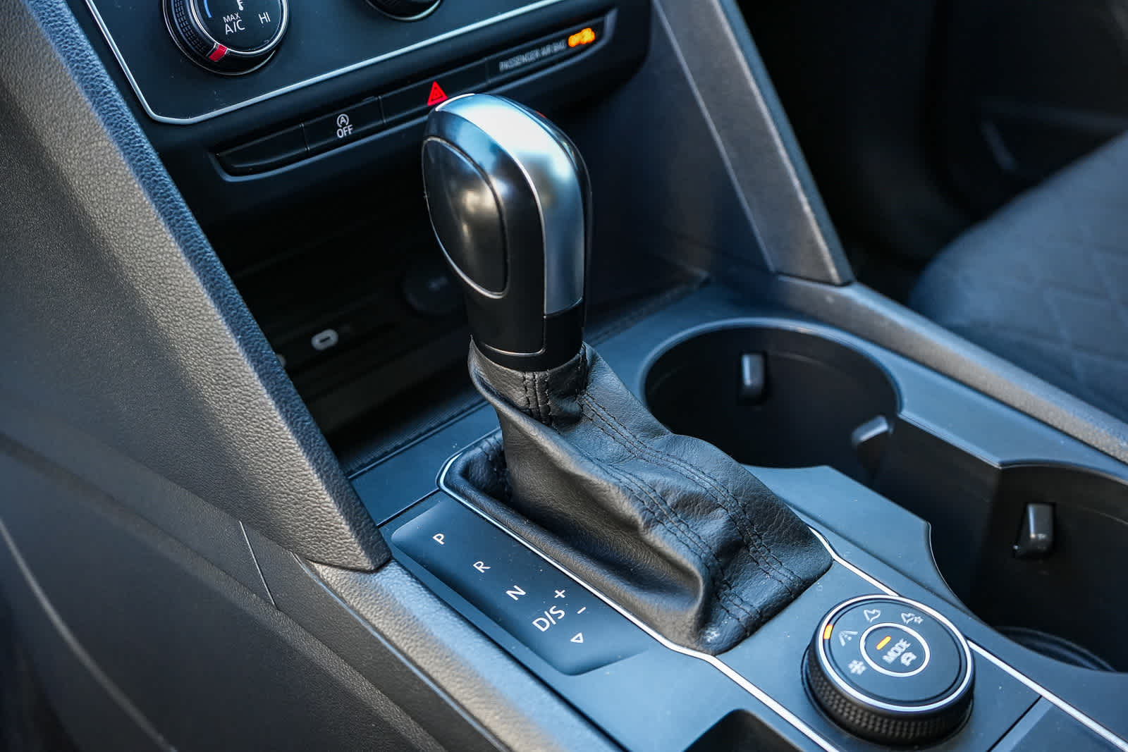 Thumbnail: 2021 Volkswagen Atlas - 18