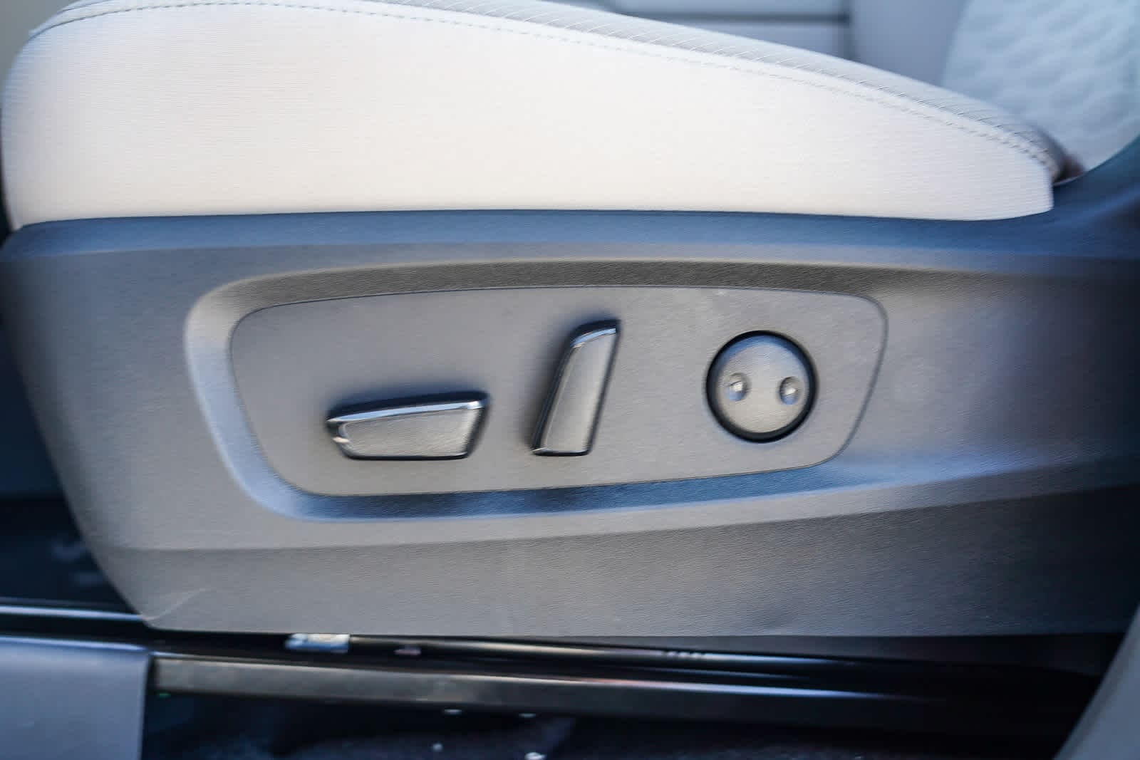 Thumbnail: 2025 Nissan Pathfinder - 24