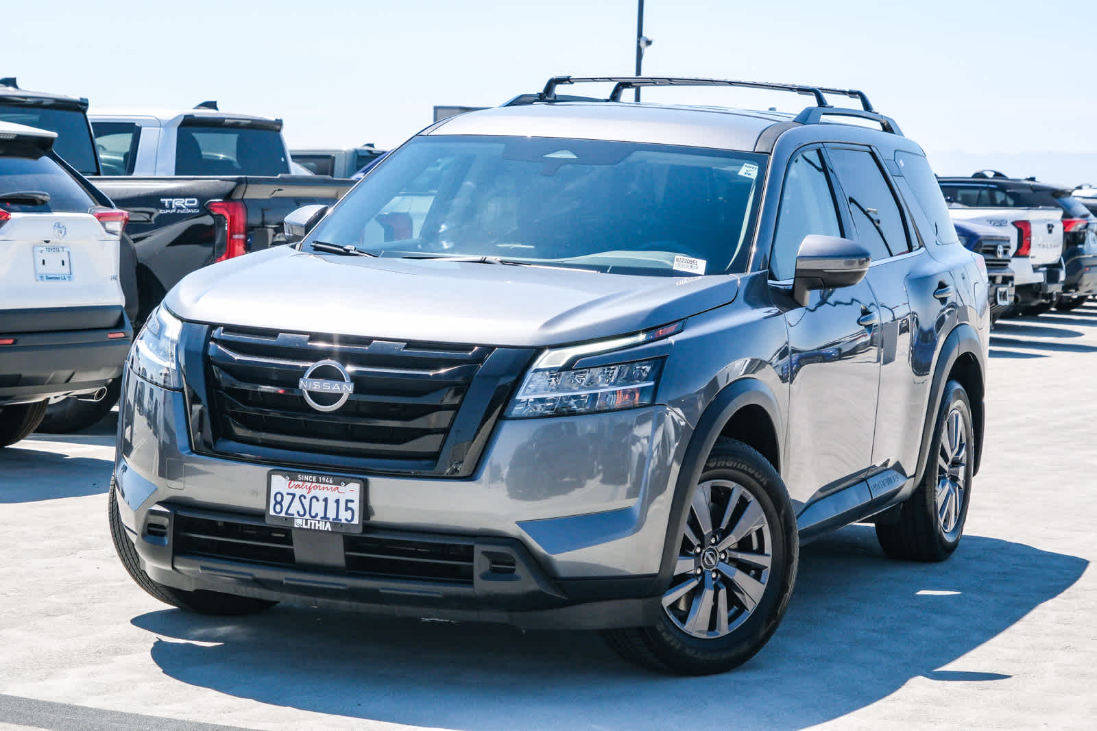 Thumbnail: 2022 Nissan Pathfinder - 1