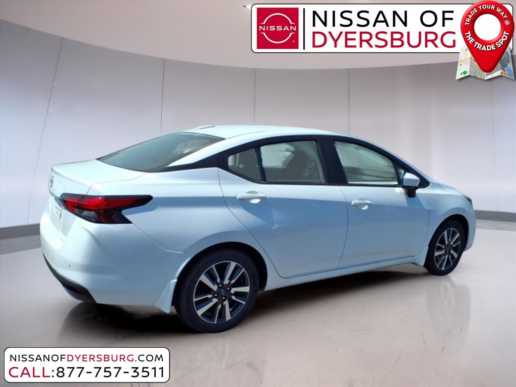 2025 Nissan Versa 1.6 SV photo 3