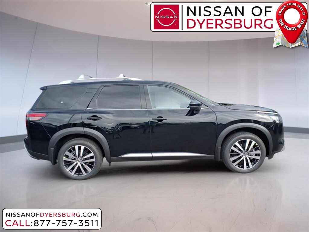 2025 Nissan Pathfinder Platinum photo 2
