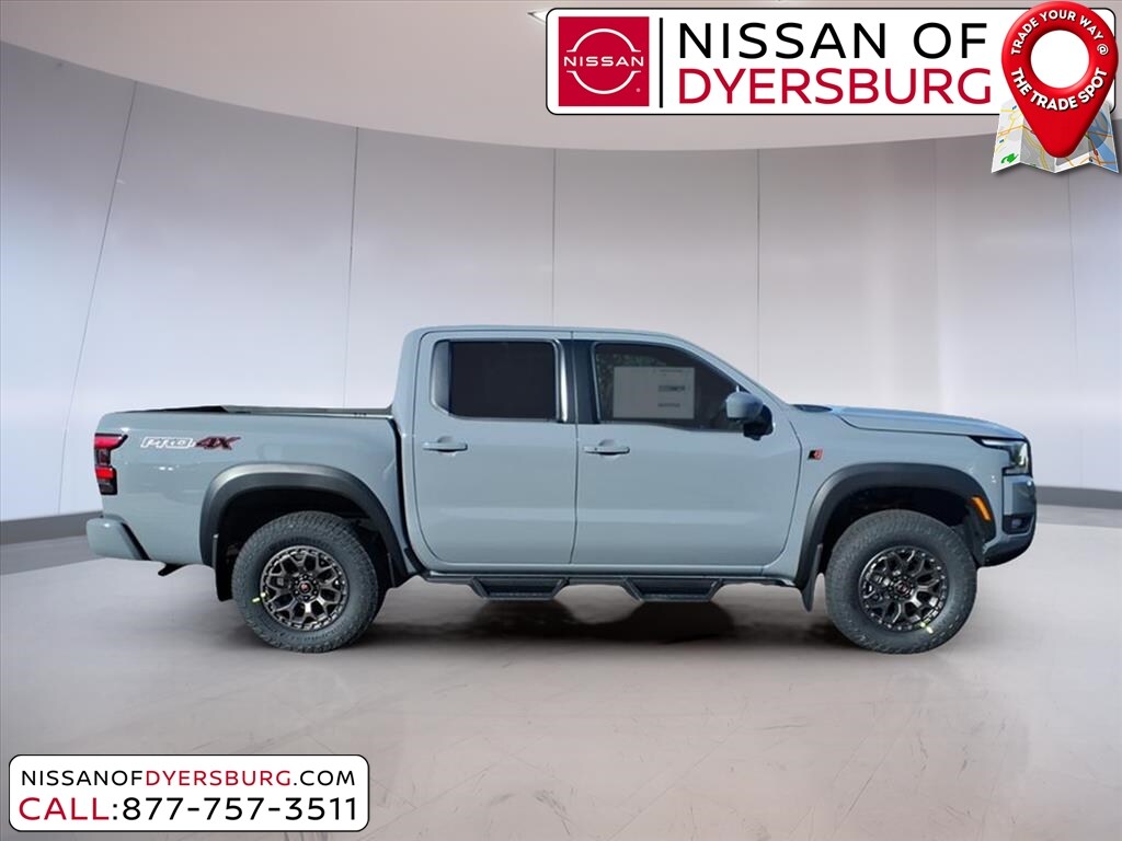 2026 Nissan Frontier PRO-4X photo 2