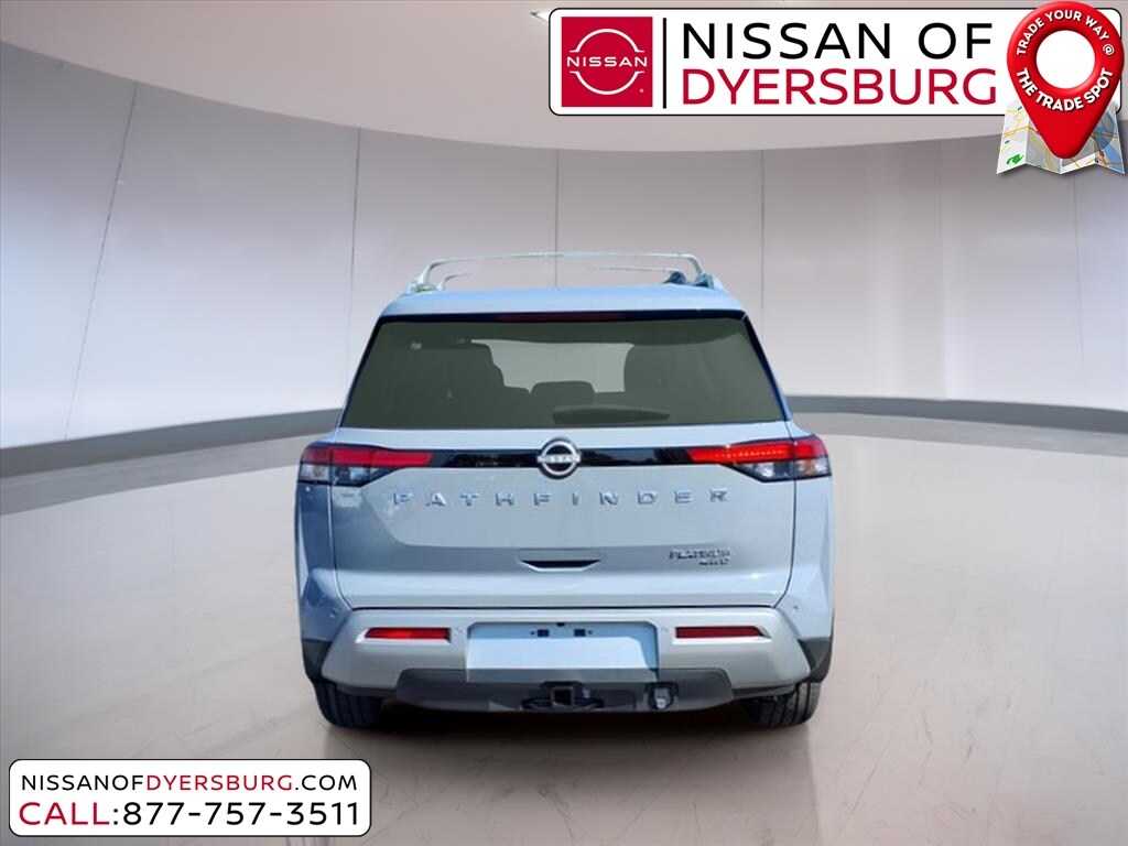 2025 Nissan Pathfinder Platinum photo 3
