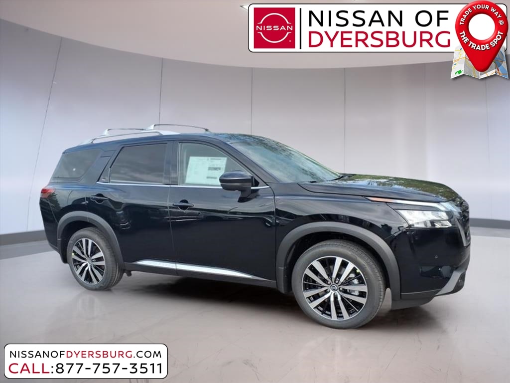 2025 Nissan Pathfinder Platinum's photo