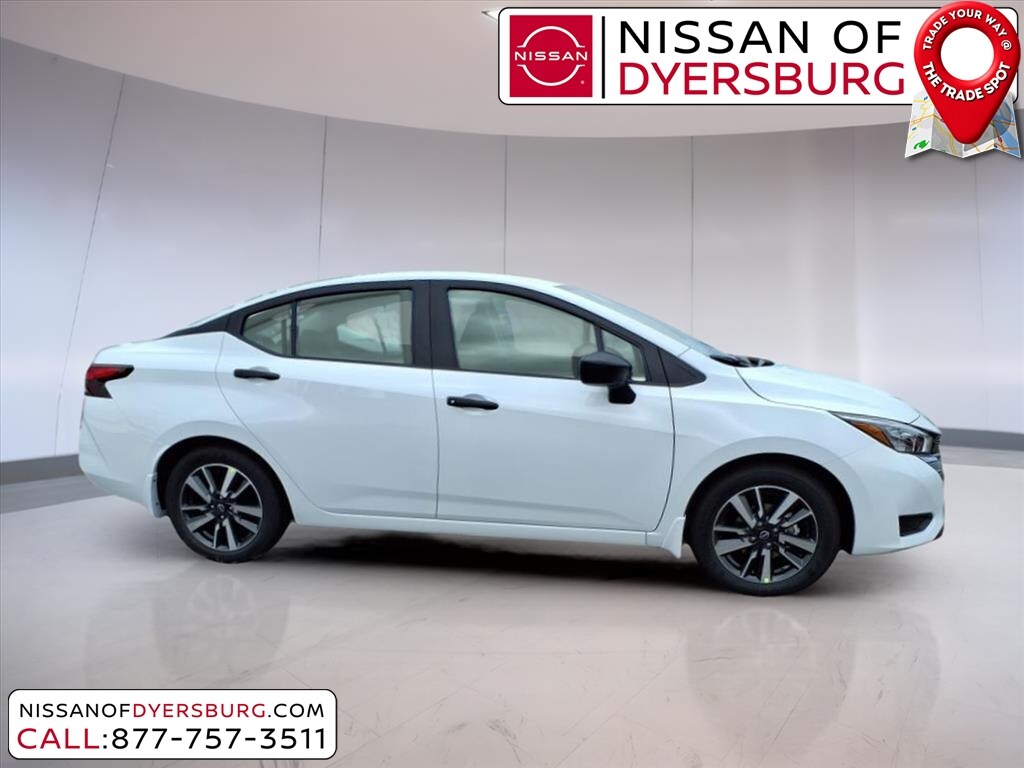 2025 Nissan Versa 1.6 S photo 3