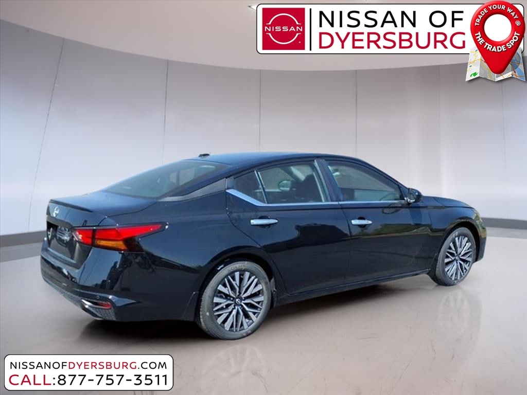 New 2025 Nissan Altima SV Sedan