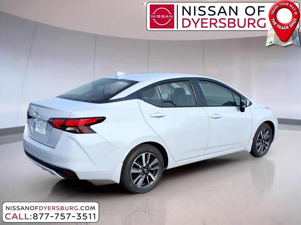 2025 Nissan Versa 1.6 SV photo 3