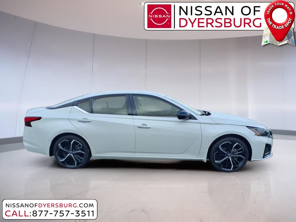 New 2025 Nissan Altima SR Sedan