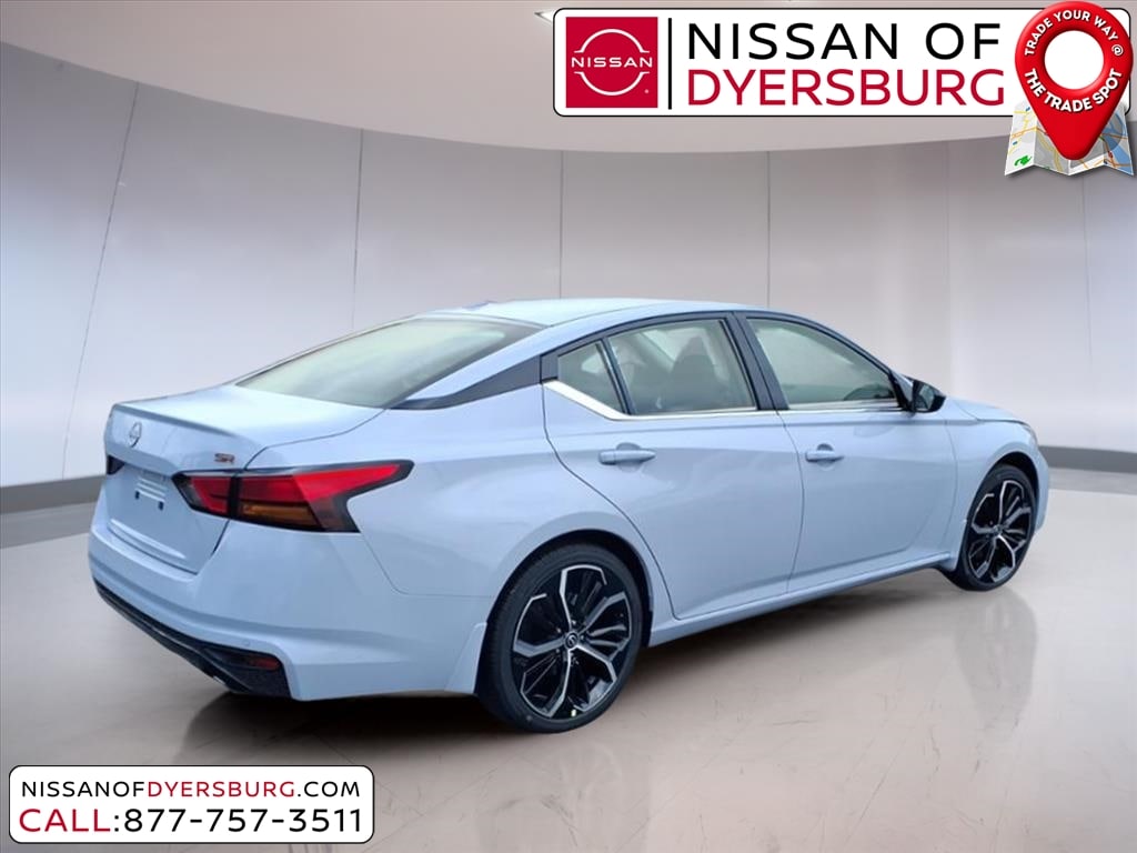 New 2025 Nissan Altima SR Sedan