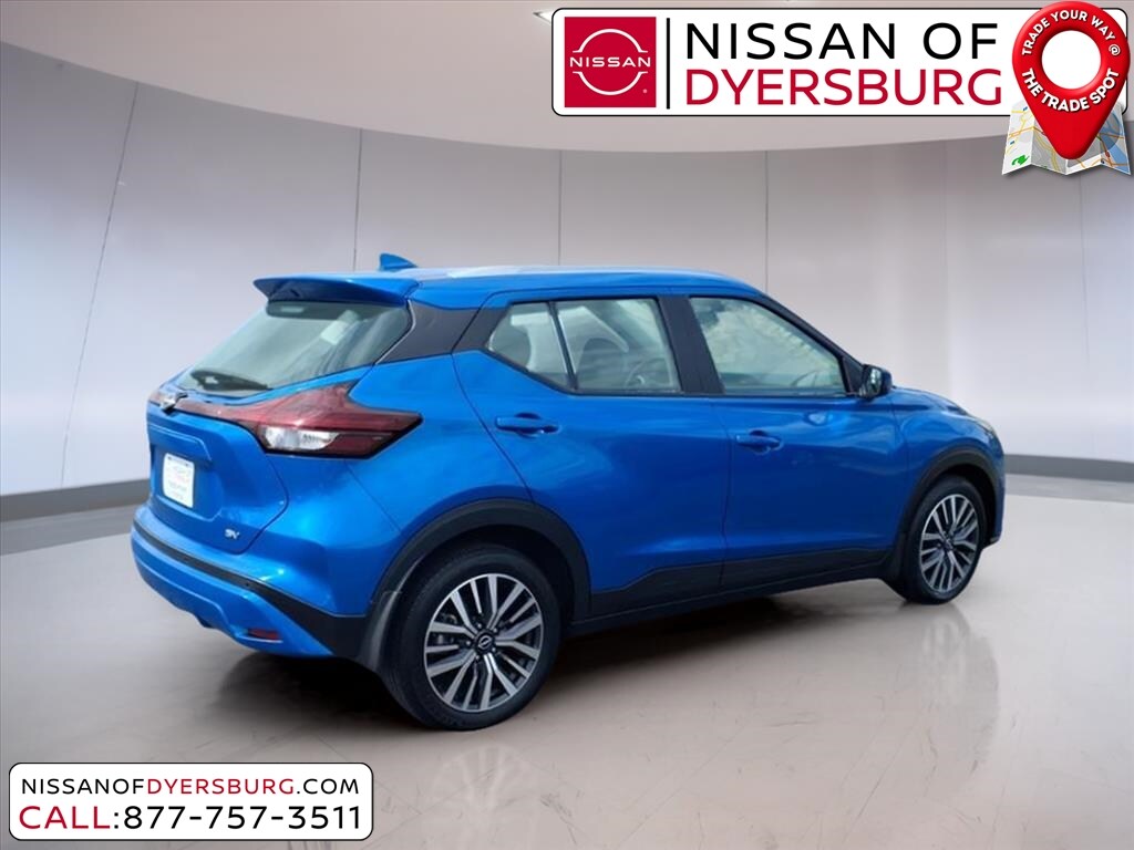 2022 Nissan Kicks SV photo 3