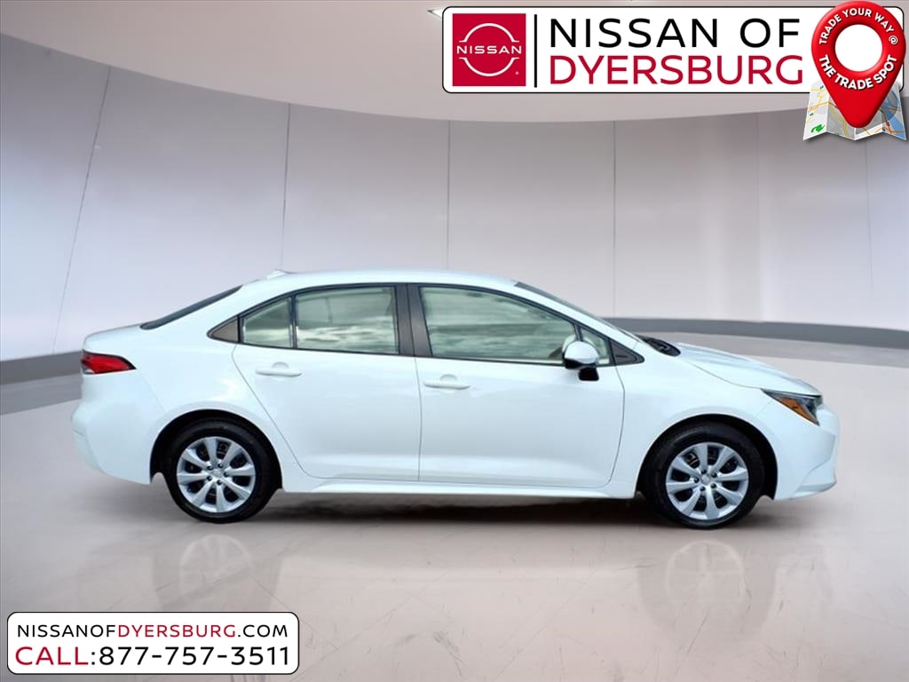 Used 2022 Toyota Corolla LE with VIN 5YFEPMAE0NP351720 for sale in Dyersburg, TN