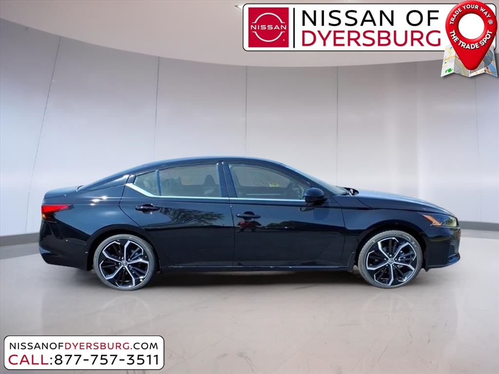 New 2025 Nissan Altima SR Sedan