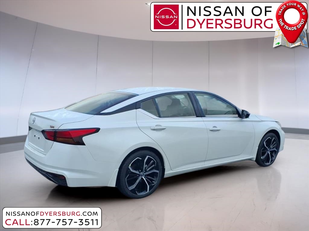 New 2025 Nissan Altima SR Sedan