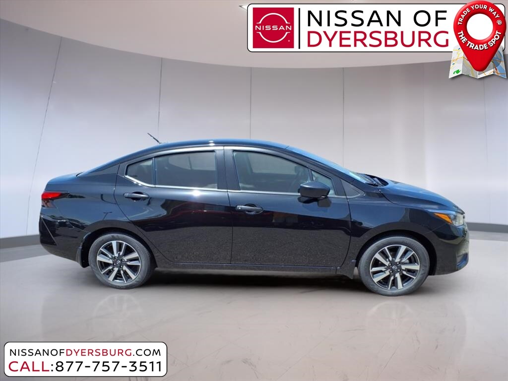 2025 Nissan Versa 1.6 S photo 2