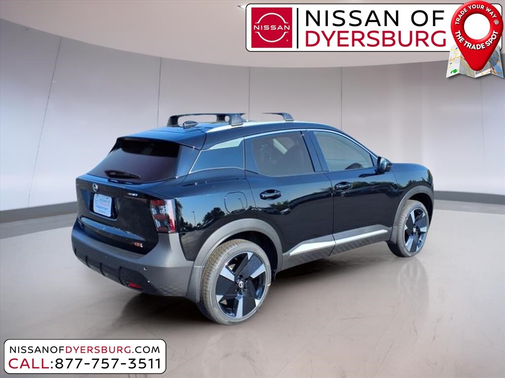 2025 Nissan Kicks SR photo 3