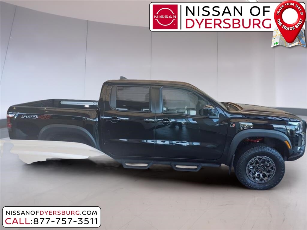 2026 Nissan Frontier PRO-4X photo 2