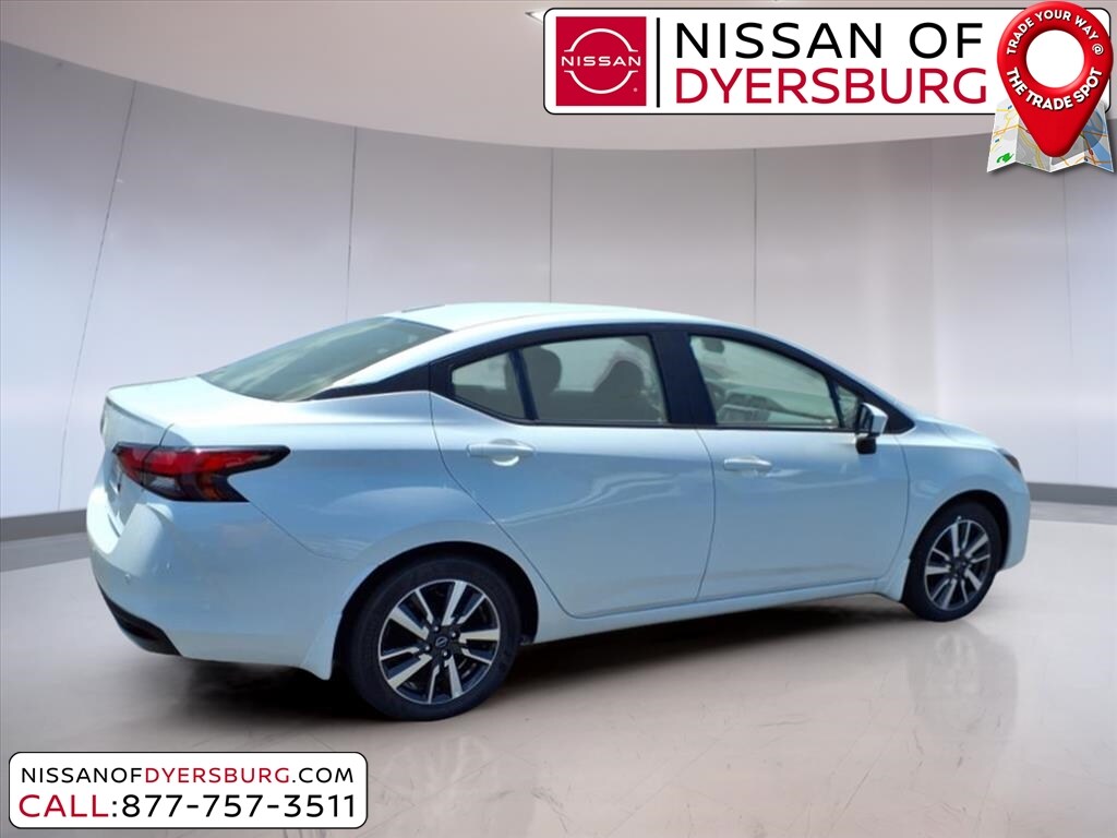 2025 Nissan Versa 1.6 SV photo 3