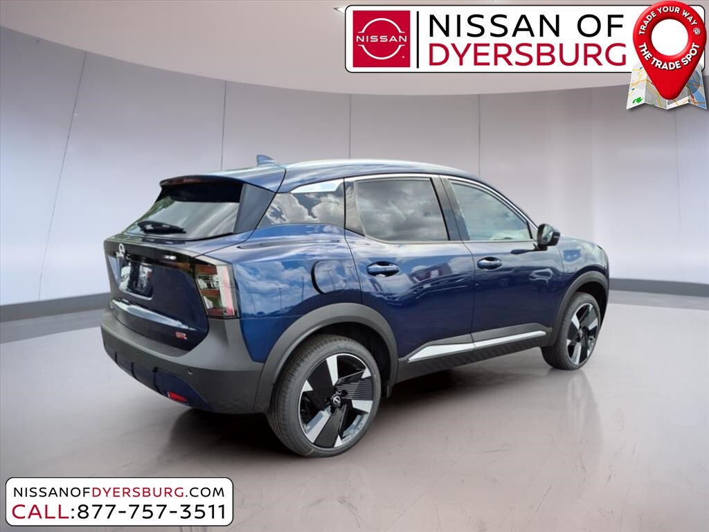 2025 Nissan Kicks SR photo 3
