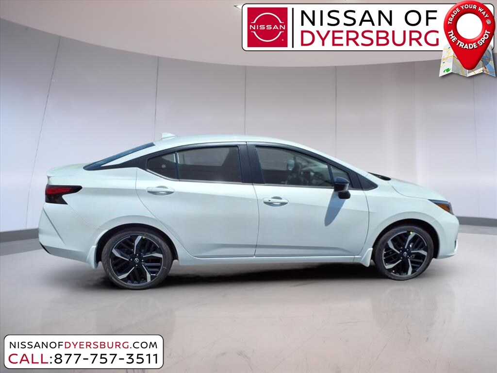 2025 Nissan Versa 1.6 SR photo 2