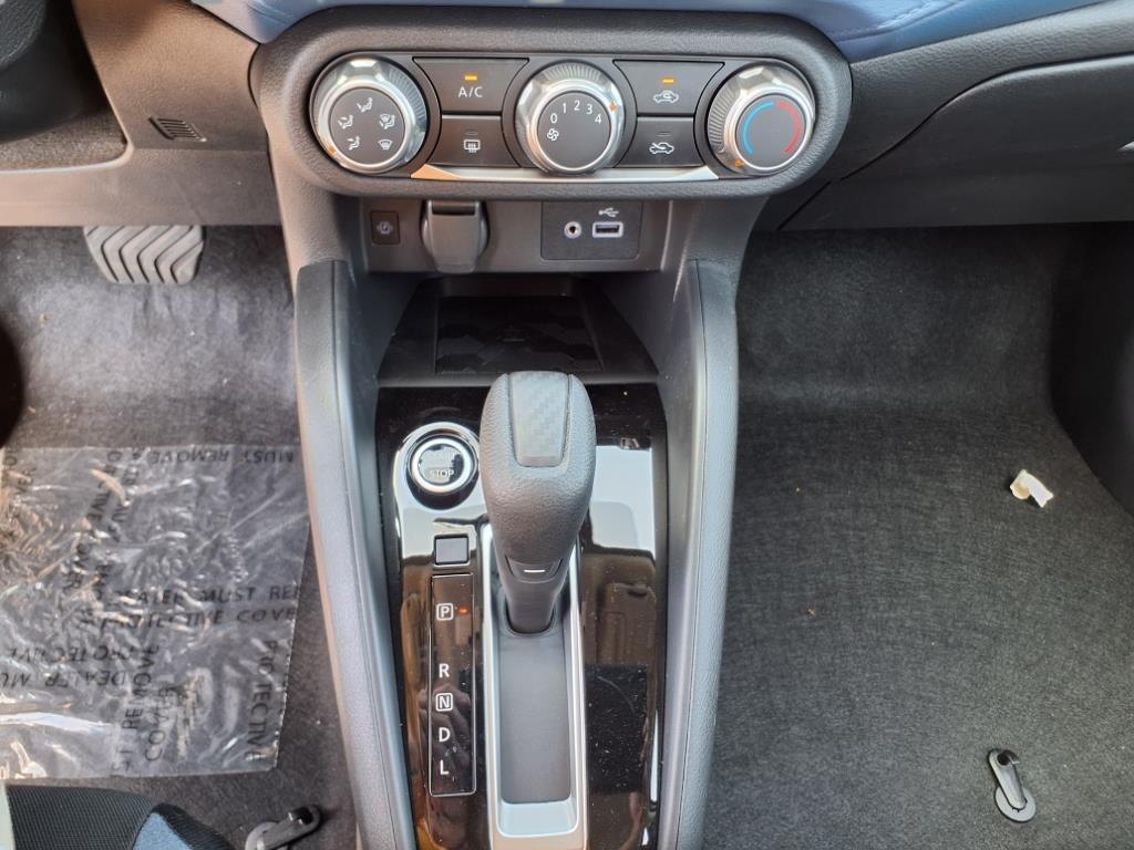 2025 Nissan Versa Sedan SV - Photo 18