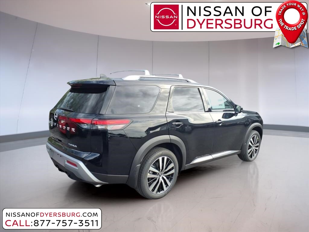 2025 Nissan Pathfinder Platinum photo 3