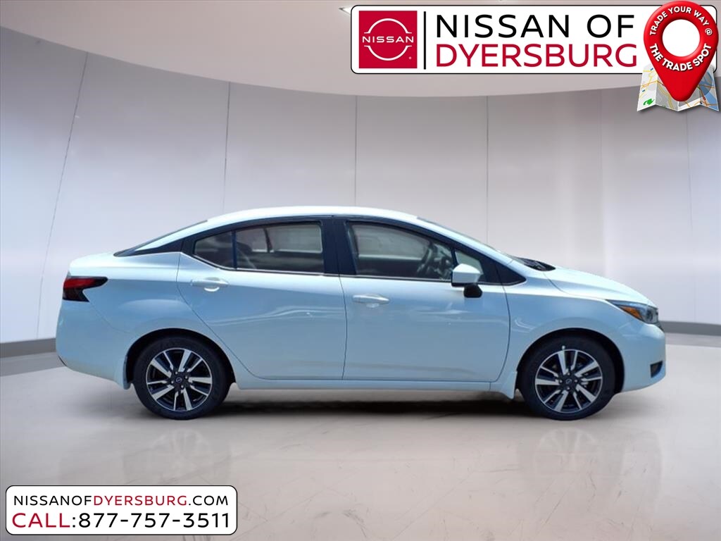 2025 Nissan Versa 1.6 SV photo 2
