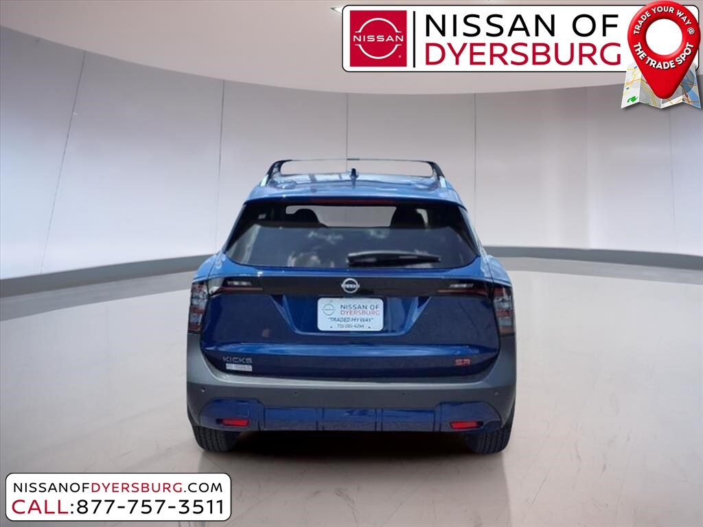 2025 Nissan Kicks SR photo 4