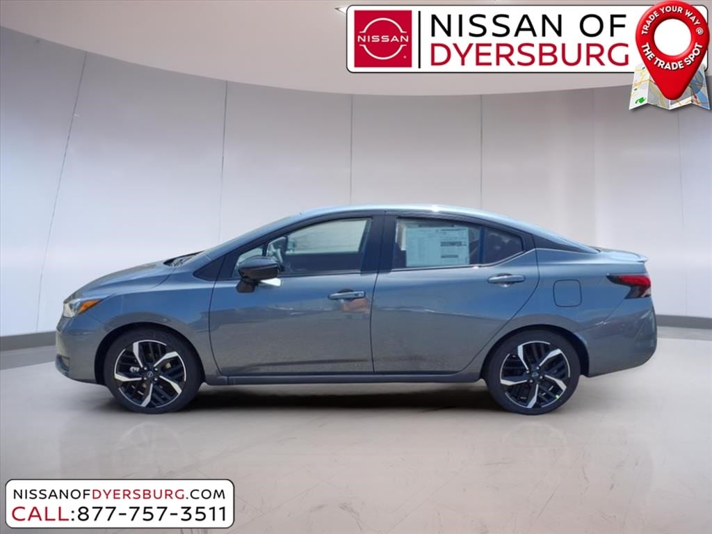 2025 Nissan Versa Sedan SR - Photo 6