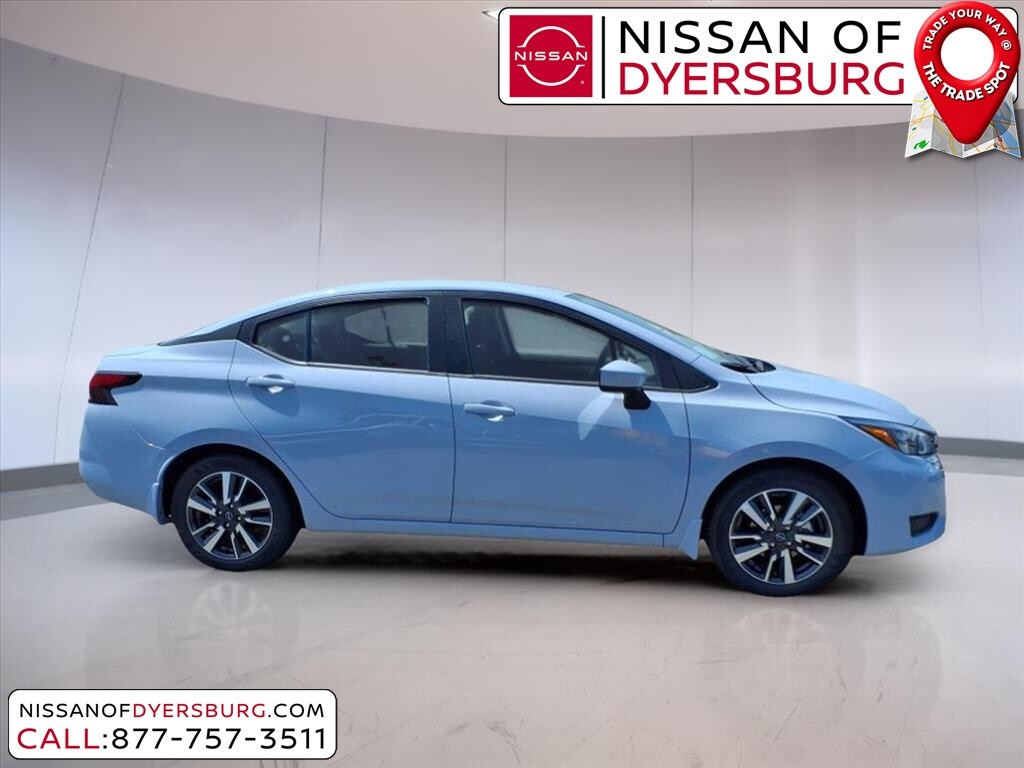 2025 Nissan Versa 1.6 SV photo 2