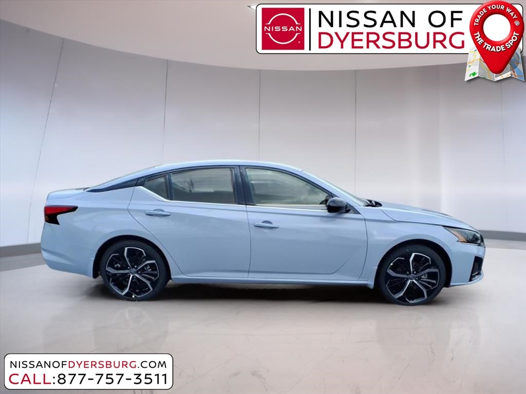 New 2025 Nissan Altima SR Sedan